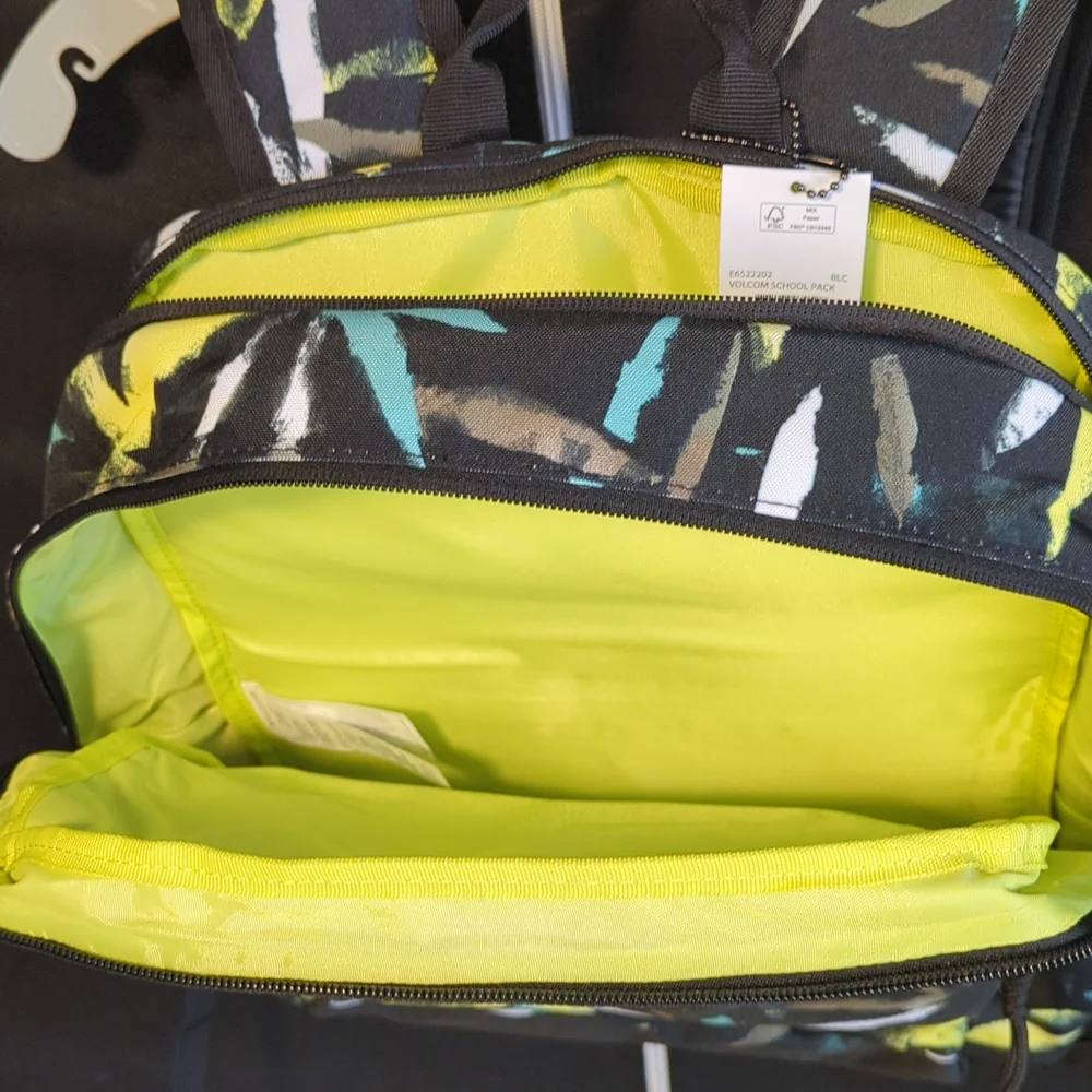 Volcom Backpack - Picture 4 of 6